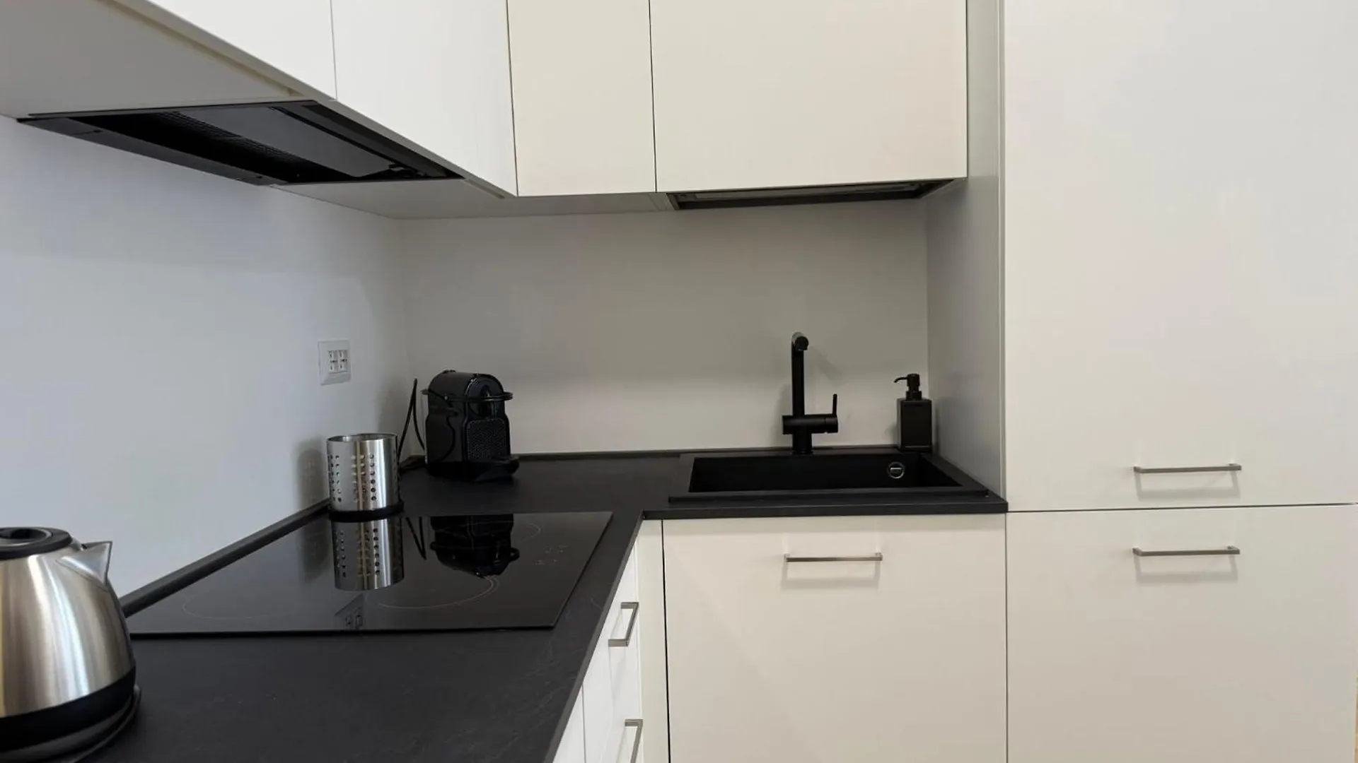 Apartment Viale Monza Ab Suites - 2 Bedroom- 15 Min Dal Duomo Milan