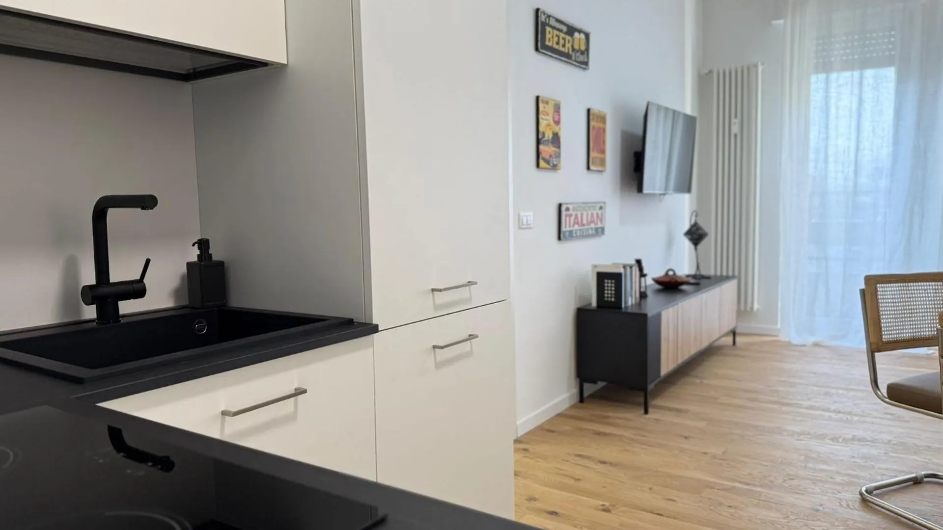 Viale Monza Ab Suites - 2 Bedroom- 15 Min Dal Duomo Milan Apartment